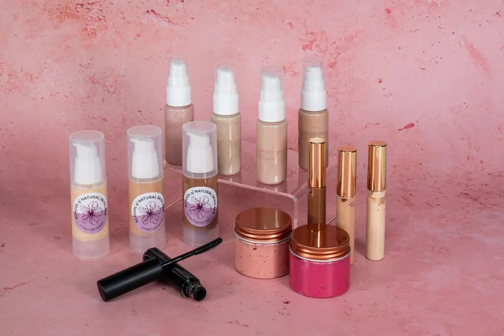 Understand DIY makeup with our in-depth course