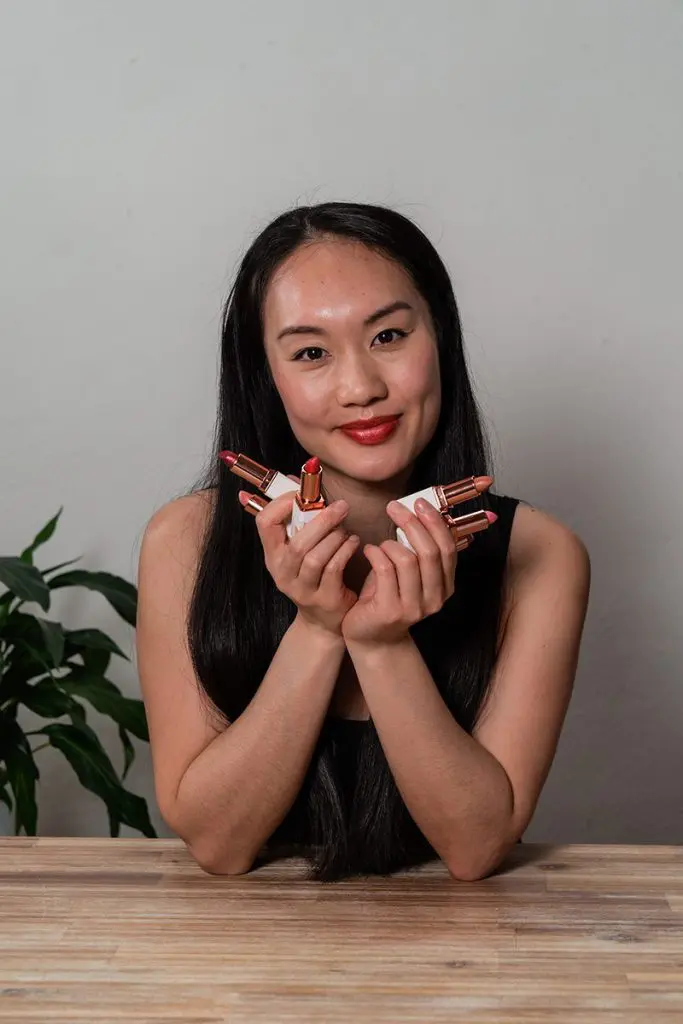 Understand DIY makeup with our in-depth course