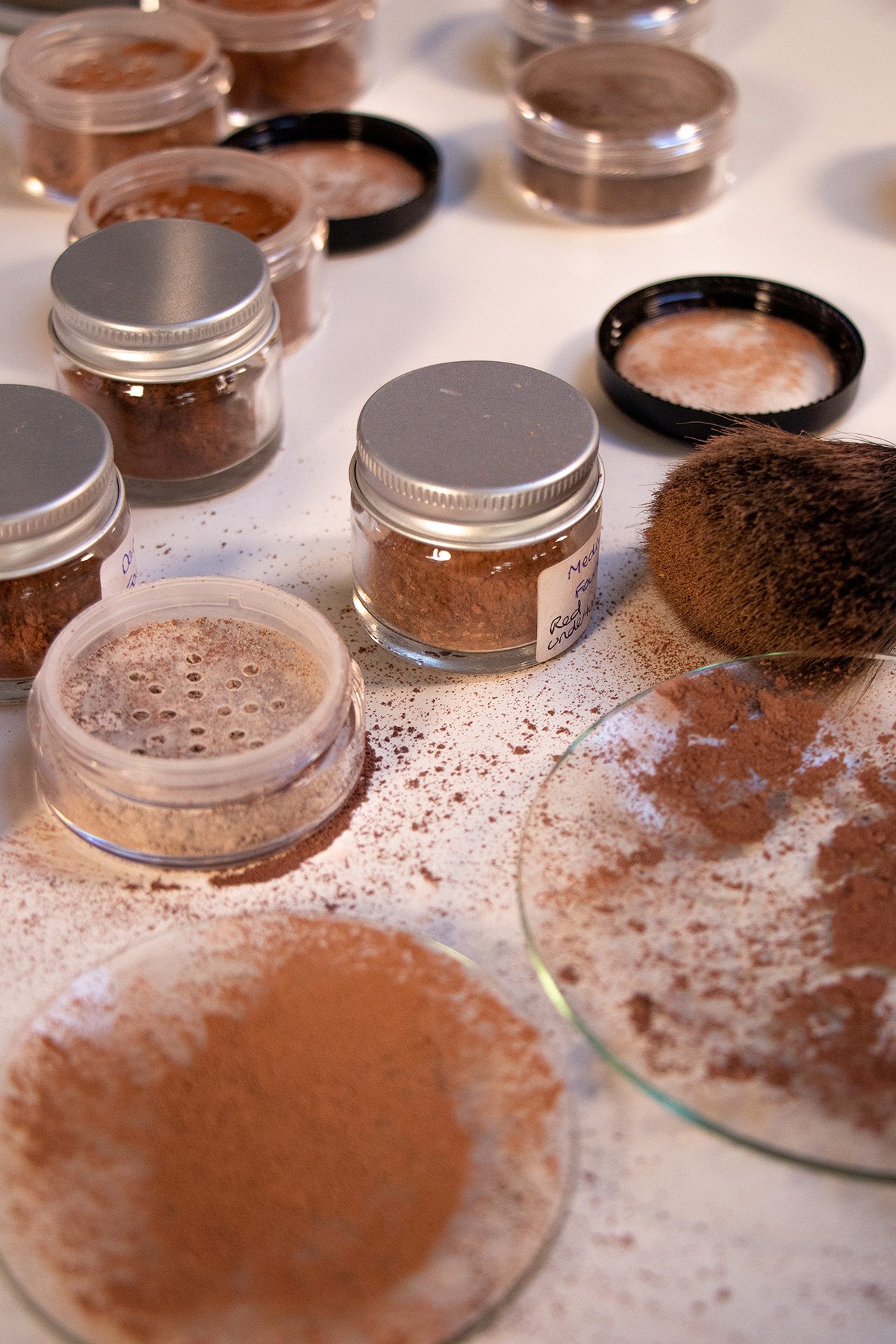 The Essential Ingredients Used To Make Mineral Makeup Natural Skincare Ingredients 