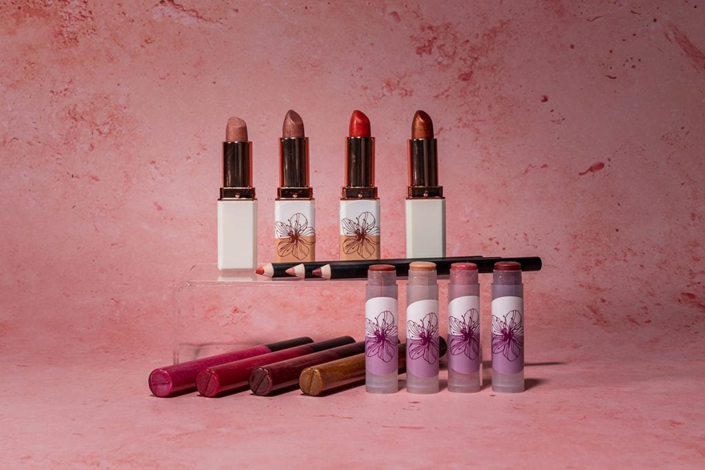 Understand DIY makeup with our in-depth course