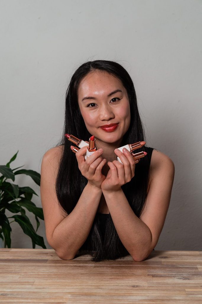 Understand DIY makeup with our in-depth course